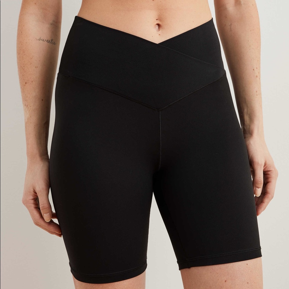 Aerie Chill Play Move Biker Shorts